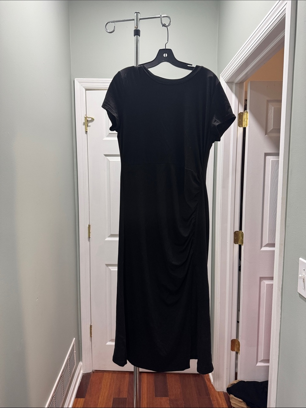 Cupshe Black Short-Sleeve Maxi Dress with Side Drape